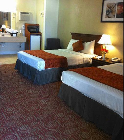 Oyo Hotel Augusta Downtown מראה חיצוני תמונה